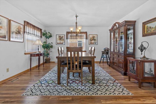 429 E Armour AVENUE, Milwaukee, WI 53207