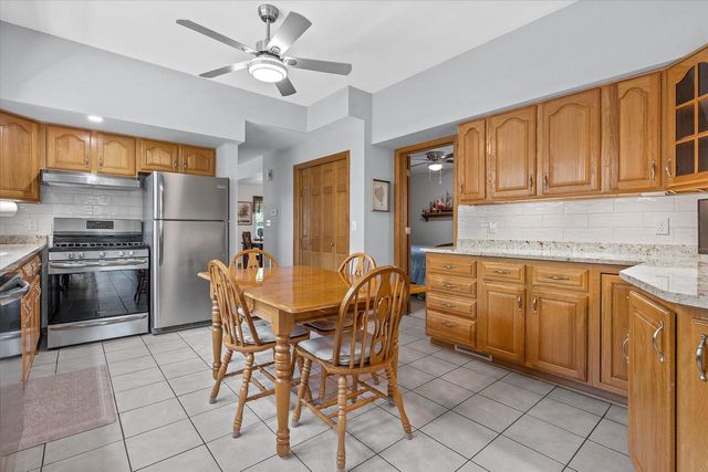 429 E Armour AVENUE, Milwaukee, WI 53207