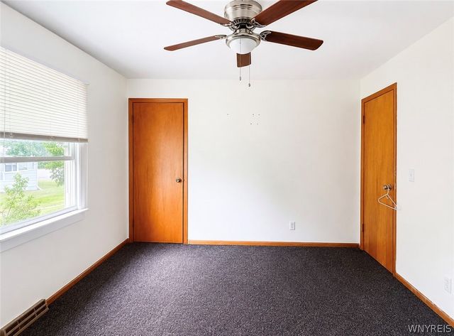 7 Trent Sq, Cheektowaga, NY 14225