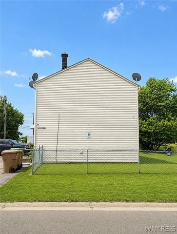 7 Trent Sq, Cheektowaga, NY 14225