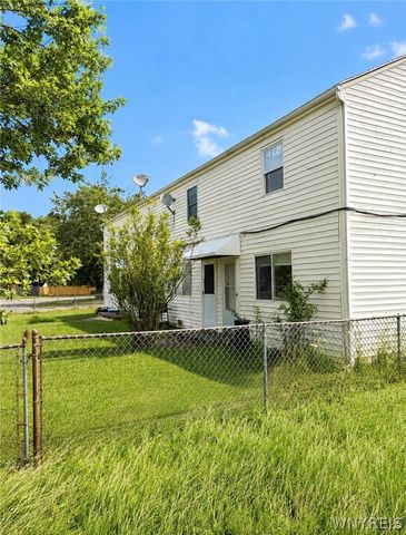 7 Trent Sq, Cheektowaga, NY 14225