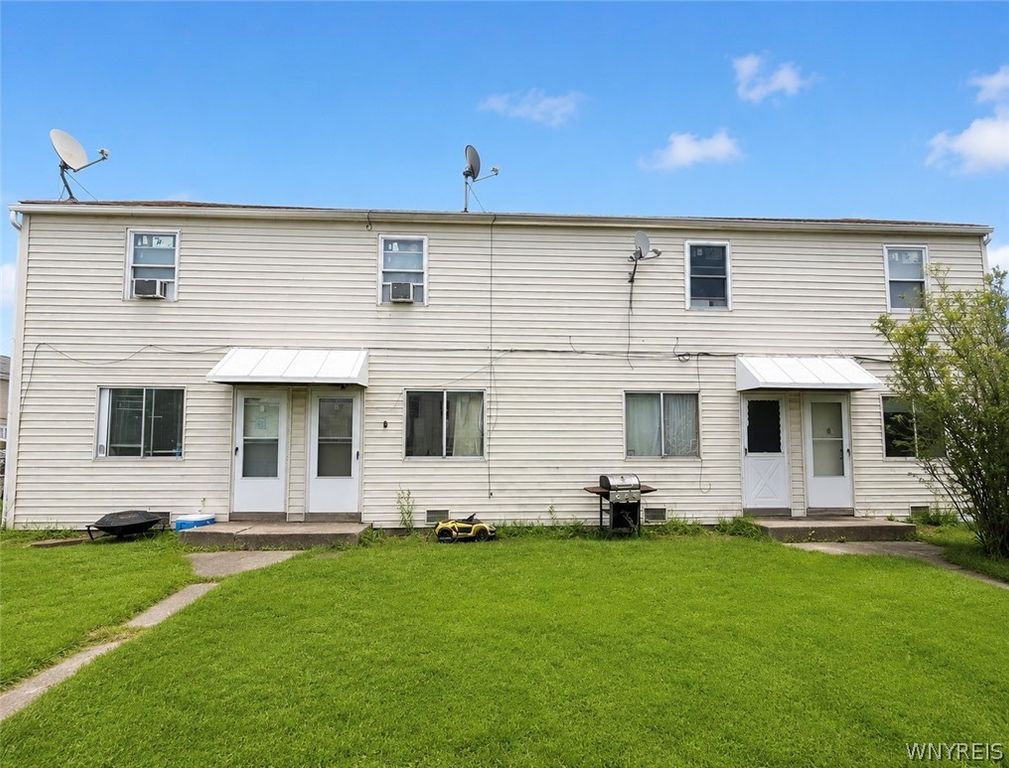 7 Trent Sq, Cheektowaga, NY 14225
