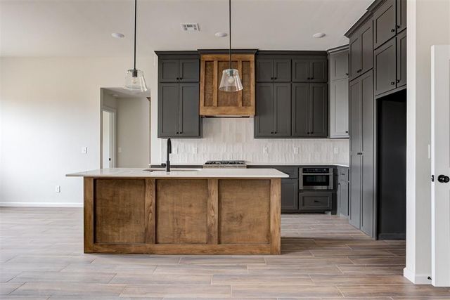 626 Honey Springs Lane, Shawnee, OK 74804