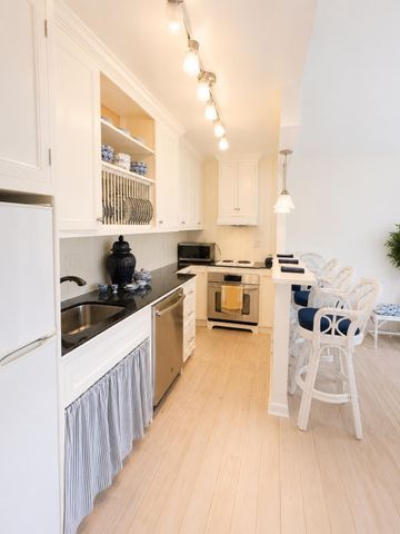 1524 Columbia A, Houston, TX 77008