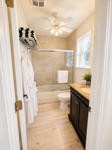 1524 Columbia A, Houston, TX 77008