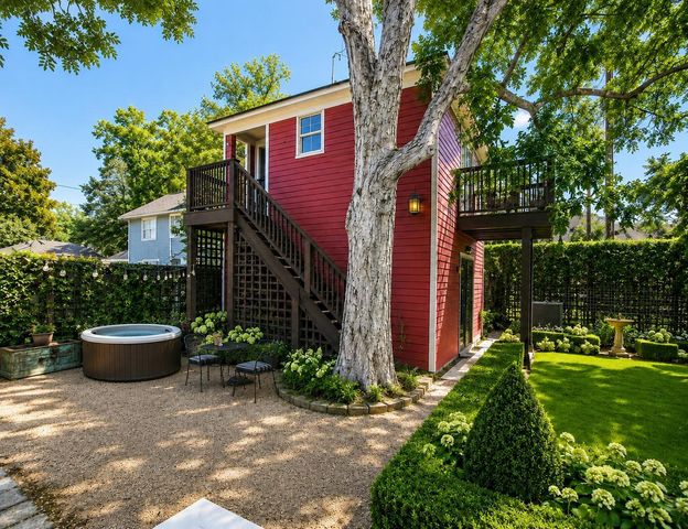 1524 Columbia A, Houston, TX 77008