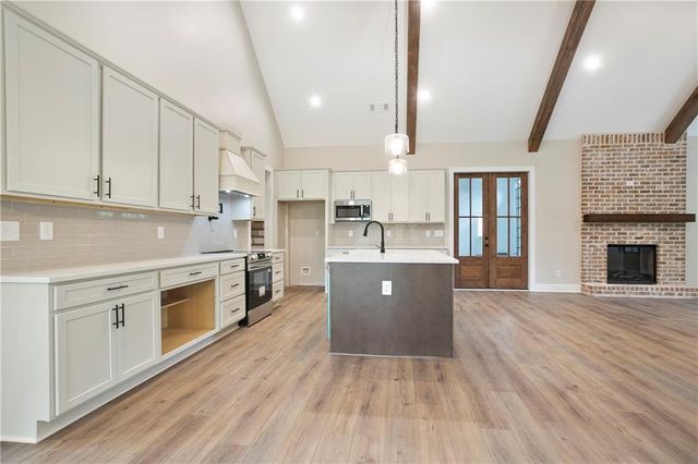 202 Old Sandhill Road, Carrollton, GA 30116