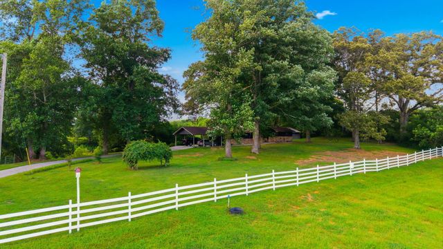 466 County Road 850, Delano, TN 37325