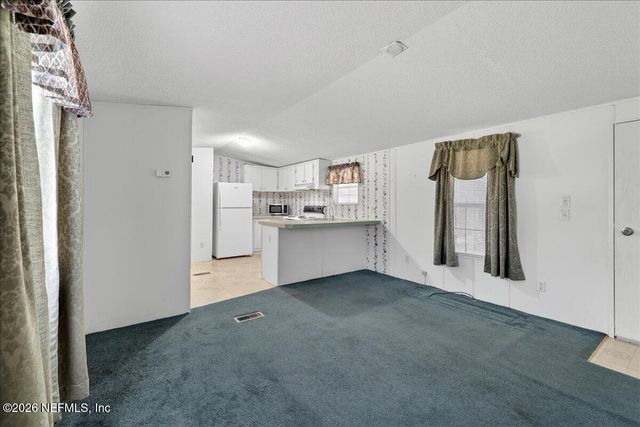 101 DIAMOND LAKE Drive, Crescent City, FL 32112