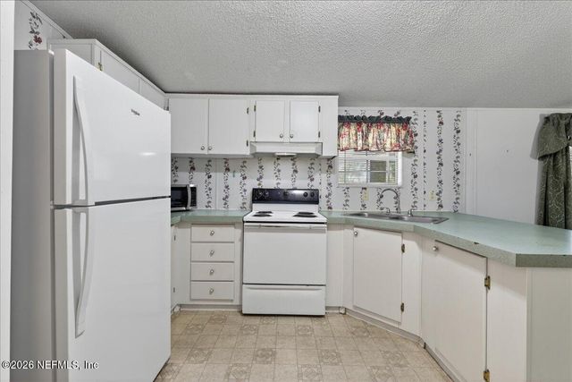 101 DIAMOND LAKE Drive, Crescent City, FL 32112