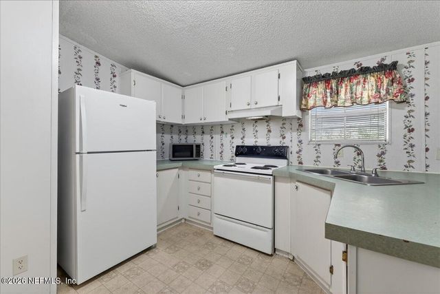 101 DIAMOND LAKE Drive, Crescent City, FL 32112