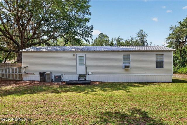 101 DIAMOND LAKE Drive, Crescent City, FL 32112