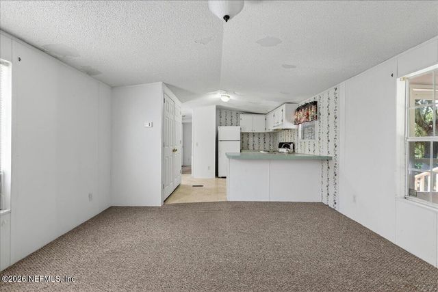 101 DIAMOND LAKE Drive, Crescent City, FL 32112
