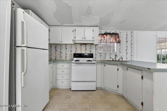101 DIAMOND LAKE Drive, Crescent City, FL 32112