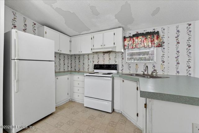 101 DIAMOND LAKE Drive, Crescent City, FL 32112
