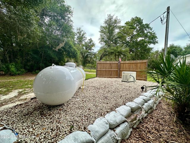 101 DIAMOND LAKE Drive, Crescent City, FL 32112