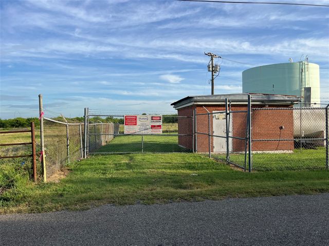 960 Bledsoe Road, Gunter, TX 75058