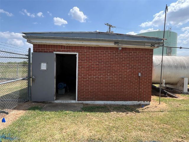 960 Bledsoe Road, Gunter, TX 75058