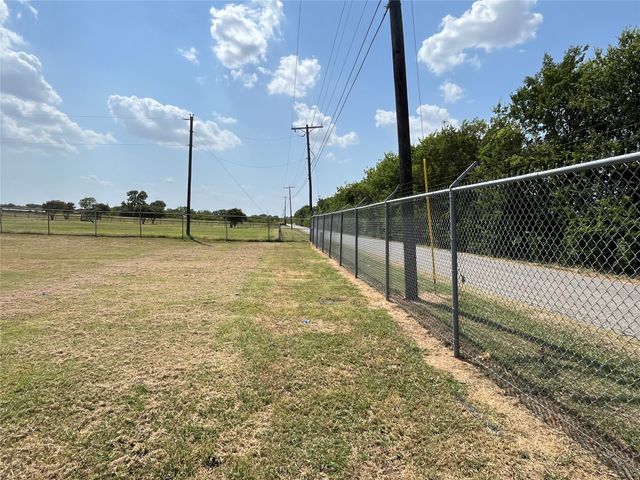960 Bledsoe Road, Gunter, TX 75058