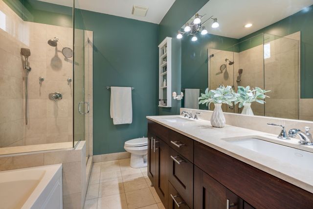 3056 N OAKLEY Avenue 4N, Chicago, IL 60618