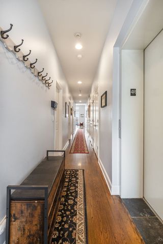 3056 N OAKLEY Avenue 4N, Chicago, IL 60618