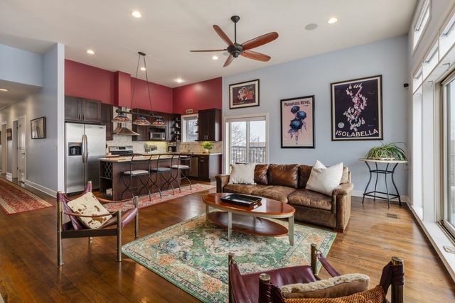 3056 N OAKLEY Avenue 4N, Chicago, IL 60618