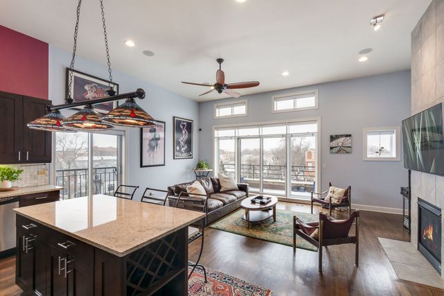 3056 N OAKLEY Avenue 4N, Chicago, IL 60618