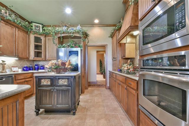 10700 Olde Tuscany Road, Oklahoma City, OK 73173