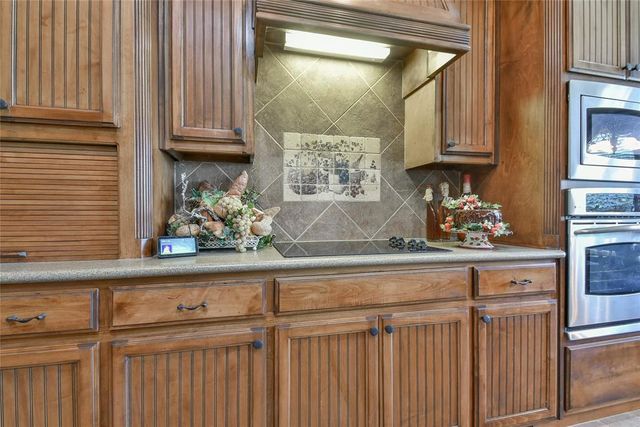 10700 Olde Tuscany Road, Oklahoma City, OK 73173