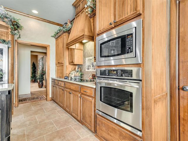 10700 Olde Tuscany Road, Oklahoma City, OK 73173