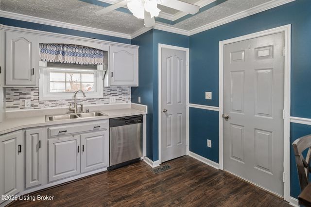 544 Jasper Ln, Mt Washington, KY 40047