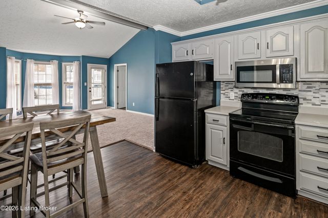 544 Jasper Ln, Mt Washington, KY 40047