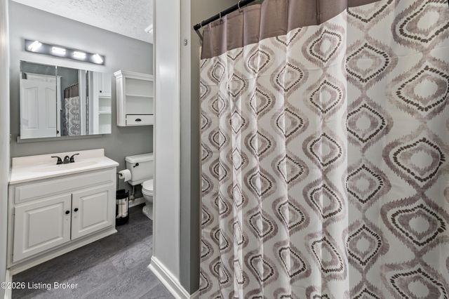 544 Jasper Ln, Mt Washington, KY 40047