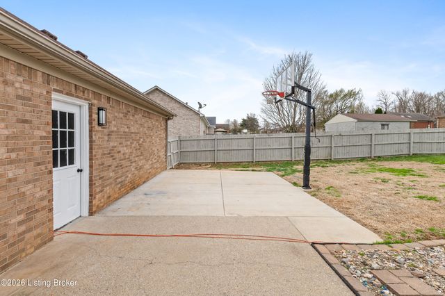 544 Jasper Ln, Mt Washington, KY 40047