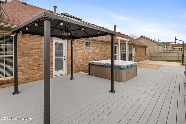 544 Jasper Ln, Mt Washington, KY 40047