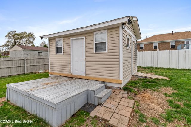 544 Jasper Ln, Mt Washington, KY 40047