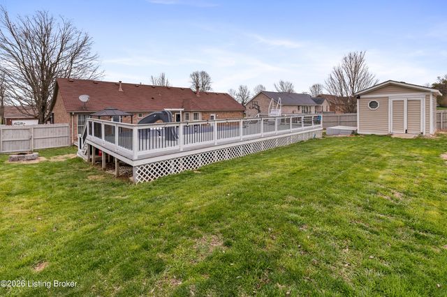 544 Jasper Ln, Mt Washington, KY 40047