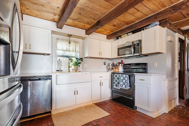 966 Main St, Dighton, MA 02715