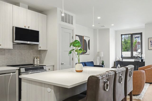 34 Oak Street 102, Boston, MA 02136