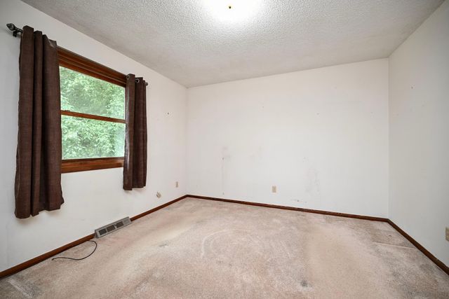 217 13th Avenue S, Onalaska, WI 54650