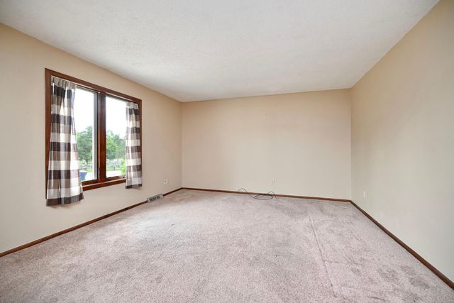 217 13th Avenue S, Onalaska, WI 54650