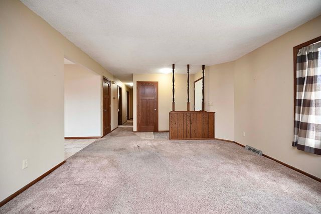 217 13th Avenue S, Onalaska, WI 54650