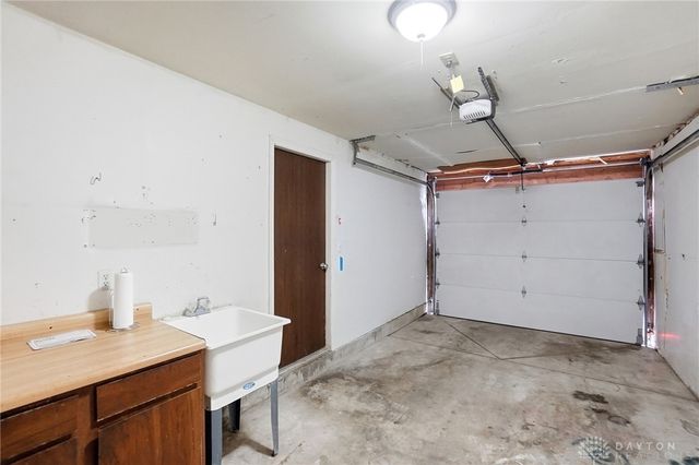 6750 Tiger Drive, Huber Heights, OH 45424