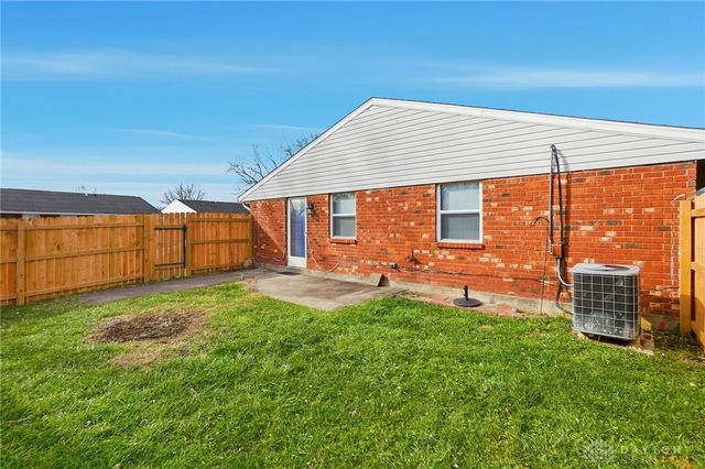 6750 Tiger Drive, Huber Heights, OH 45424