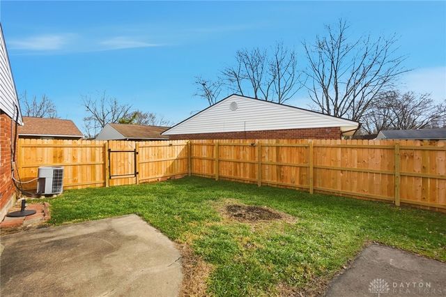 6750 Tiger Drive, Huber Heights, OH 45424