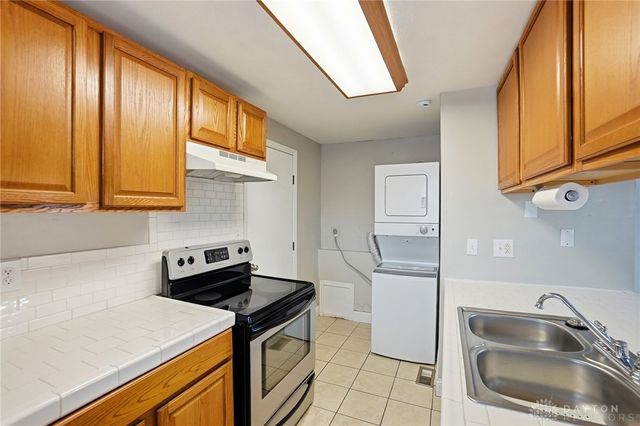 6750 Tiger Drive, Huber Heights, OH 45424