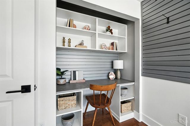 3127 Madison Road, Cincinnati, OH 45209