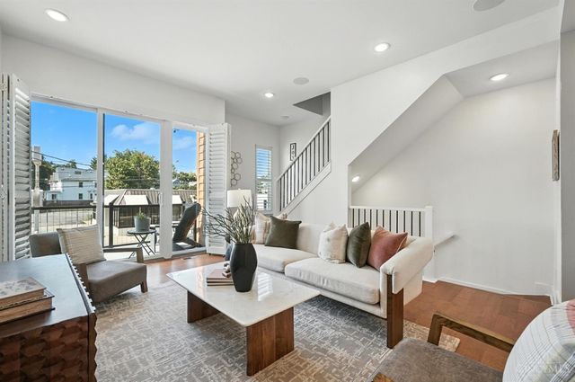 3127 Madison Road, Cincinnati, OH 45209