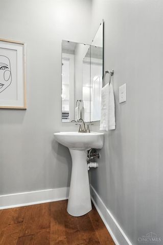 3127 Madison Road, Cincinnati, OH 45209