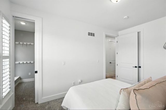 3127 Madison Road, Cincinnati, OH 45209